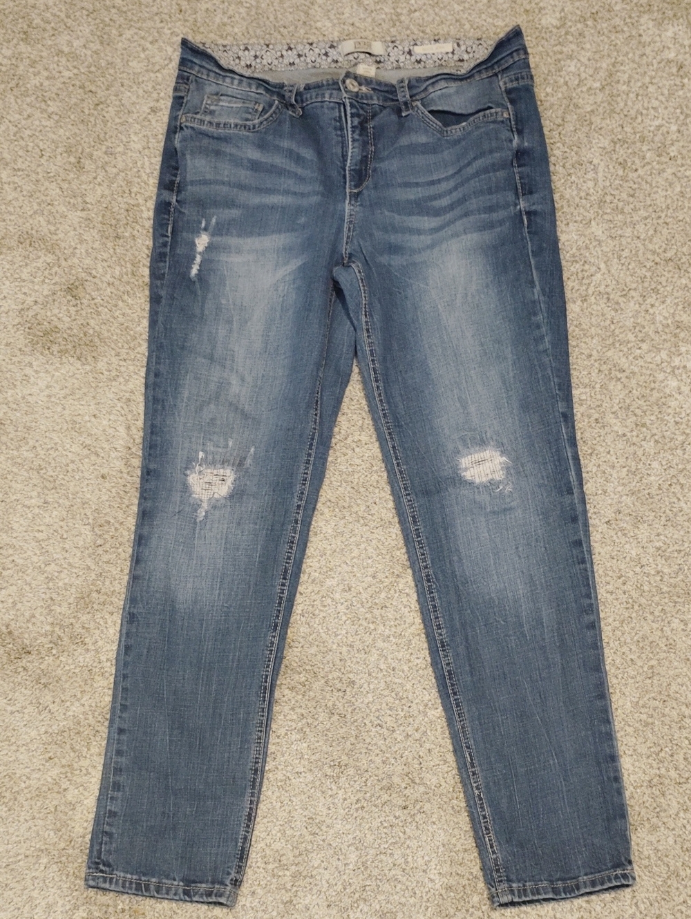Vintage America Blues Women’s Distressed Boyfriend Jeans in Medium Blue